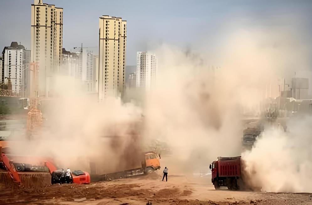 《中华人民共和国大气污染防治法》明确规定,企业事业单位应当防止、减少环境污染,对所造成的损害依法承担责任。 《中华人民共和国大气污染防治法》明确规定,企业事业单位应当防止、减少环境污染,对所造成的损害依法承担责任。